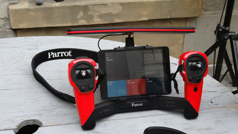 Illustration for article titled El nuevo dron Bebop de Parrot es una potente cámara voladora